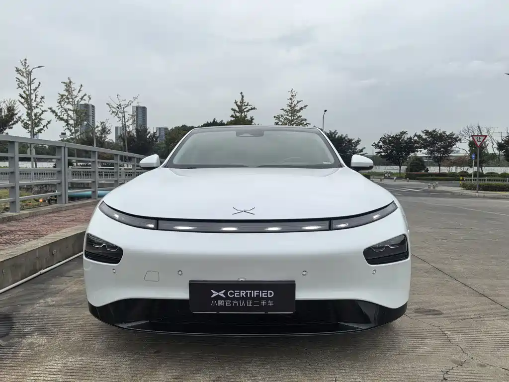 XPeng P7 — миниатюра 2