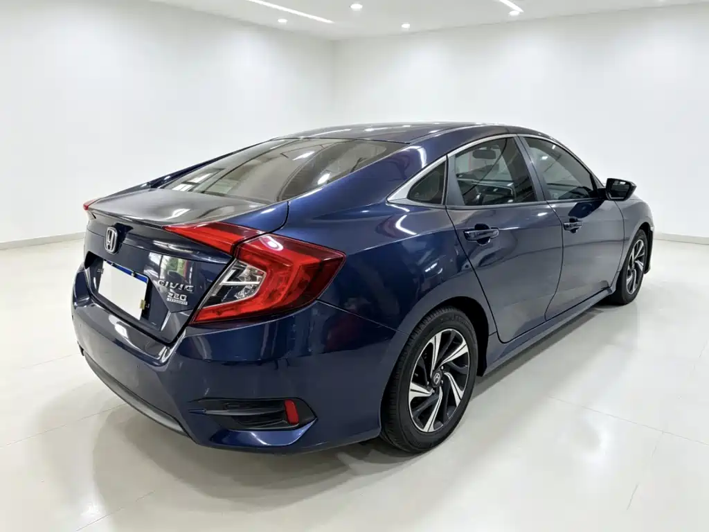 Honda Civic — миниатюра 9