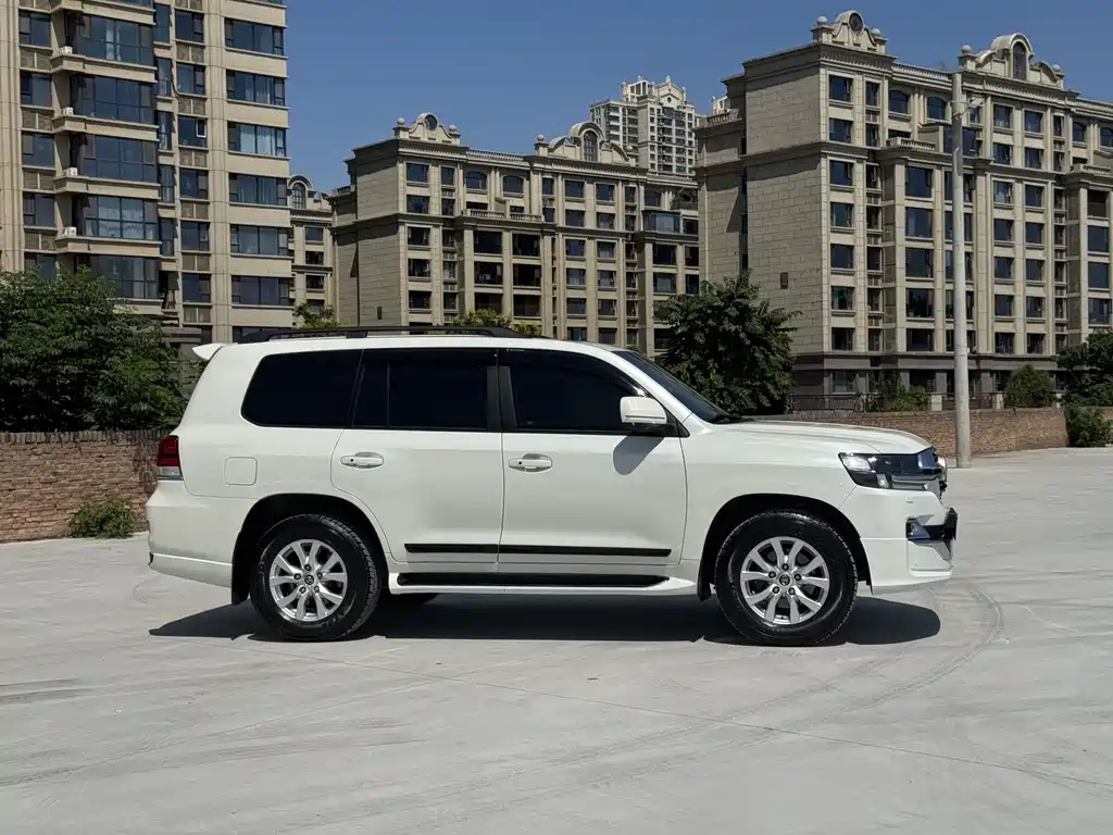 Toyota Land Cruiser — миниатюра 18
