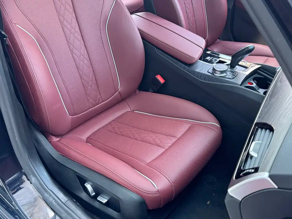 BMW 5 Series — миниатюра 11