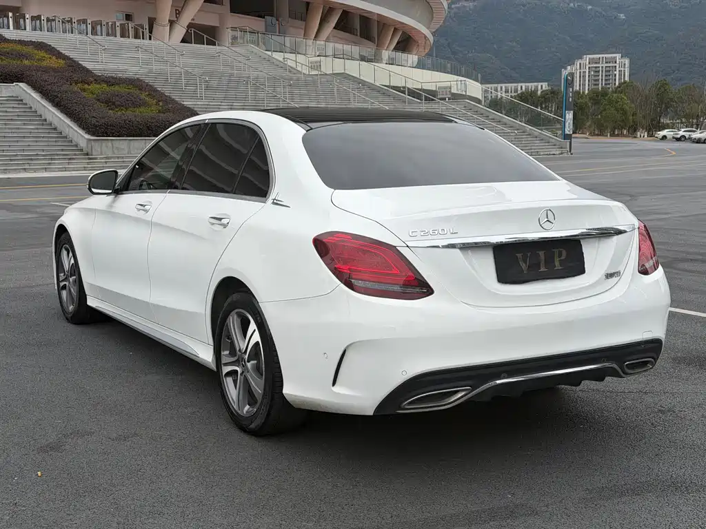 Mercedes-Benz C-Class — миниатюра 6