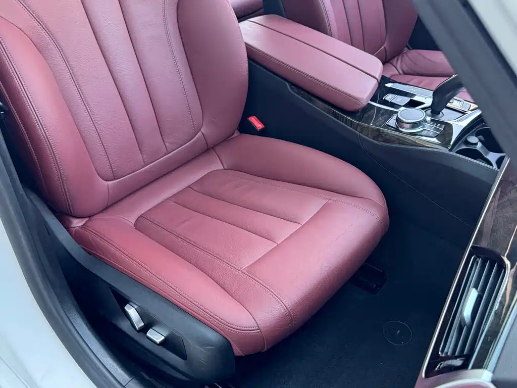 BMW 5 Series — миниатюра 13
