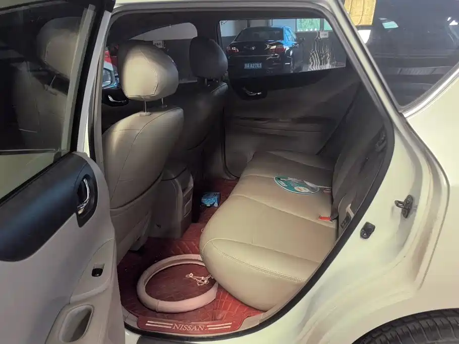Nissan Tiida — миниатюра 11