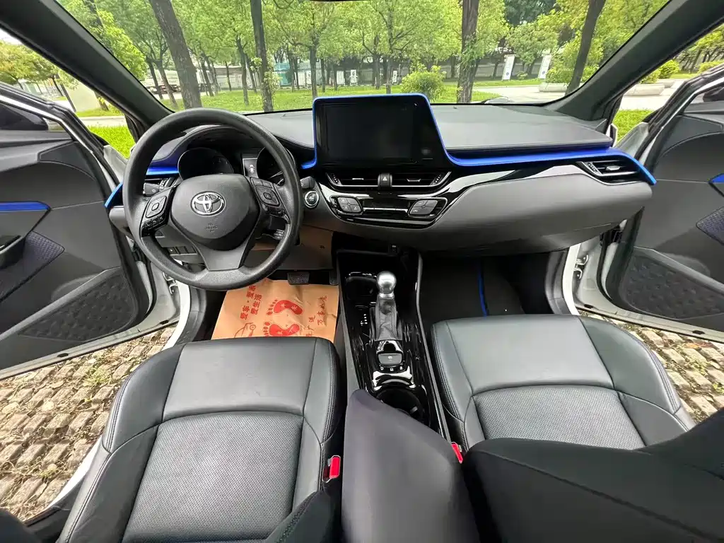 Toyota C-HR — миниатюра 8
