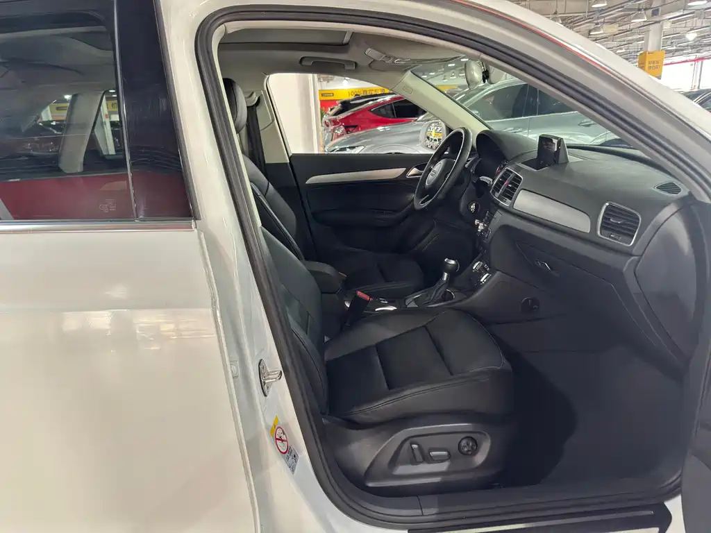 Audi Q3 — миниатюра 10