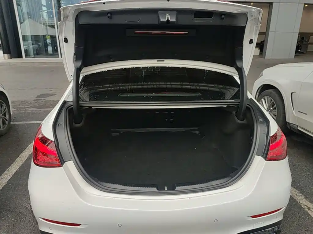 Mercedes-Benz C-Class — миниатюра 19