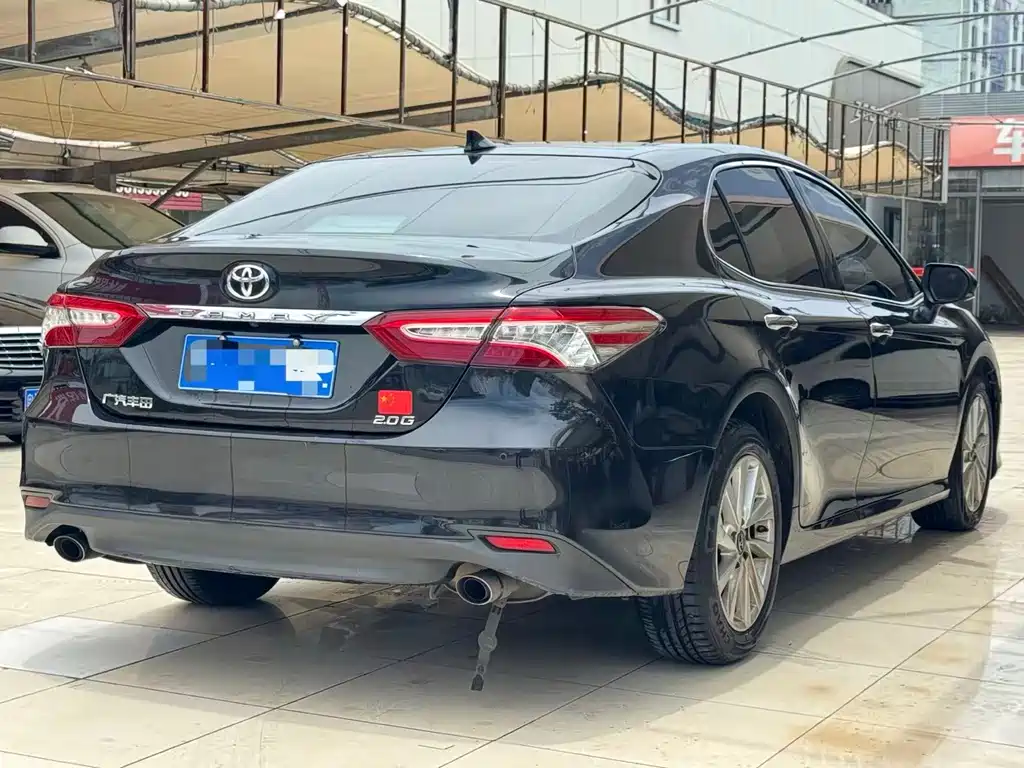 Toyota Camry — миниатюра 4