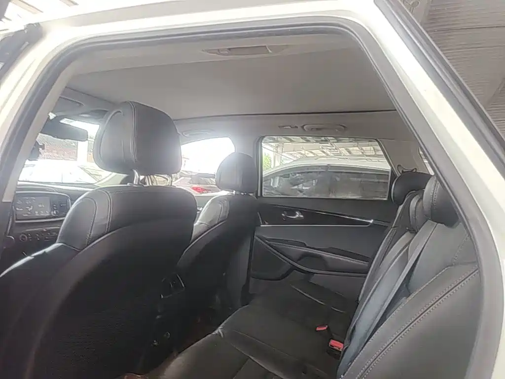 Kia Sorento — миниатюра 18