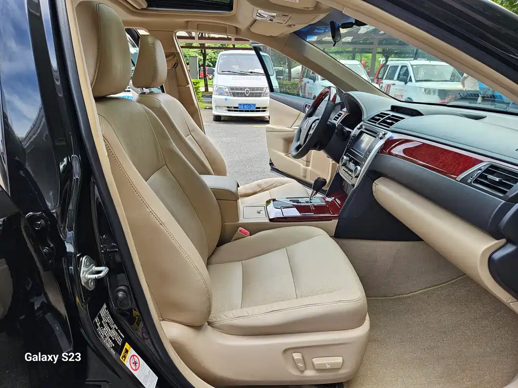 Toyota Camry — миниатюра 12
