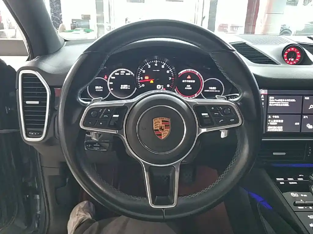 Porsche Cayenne — миниатюра 11