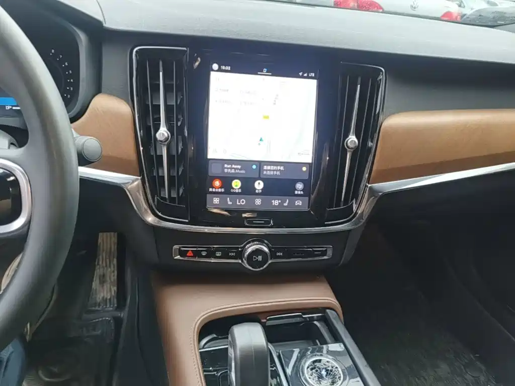 Volvo S90 — миниатюра 13