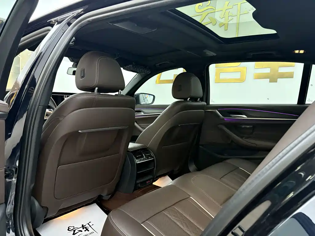 BMW 5 Series — миниатюра 7