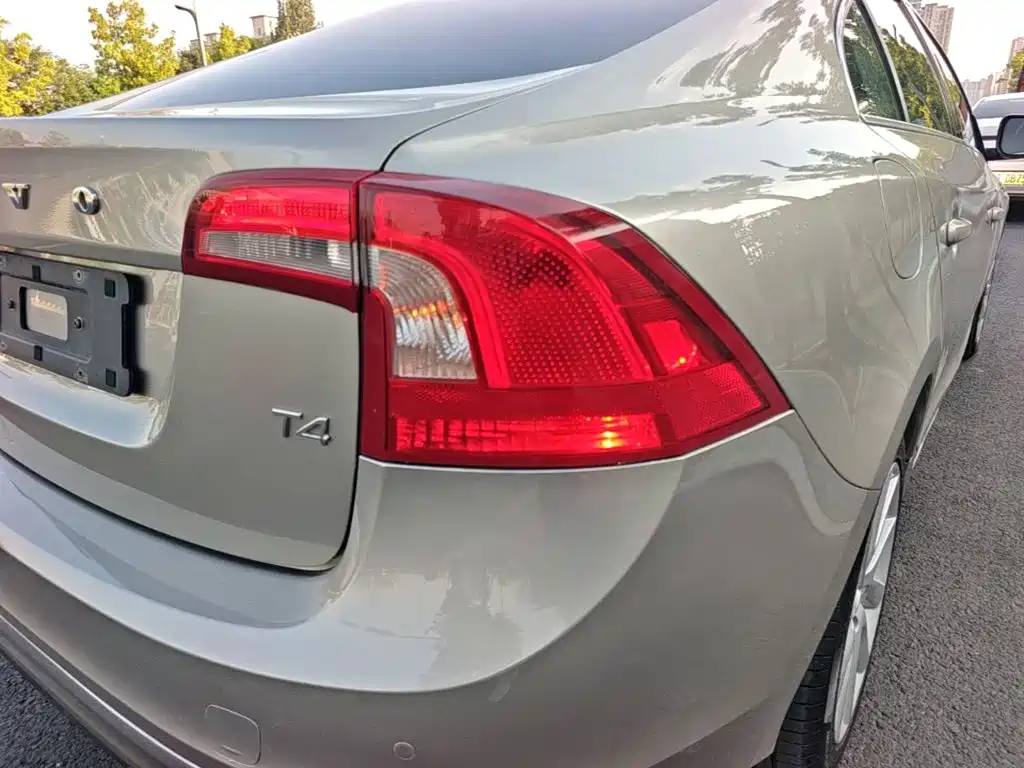 Volvo S60 — миниатюра 8