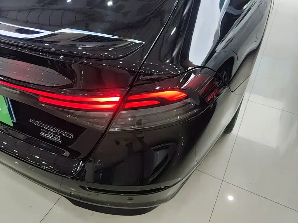 Honda Accord — миниатюра 8