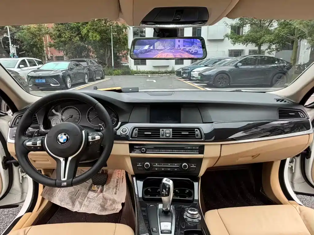 BMW 5 Series — миниатюра 6