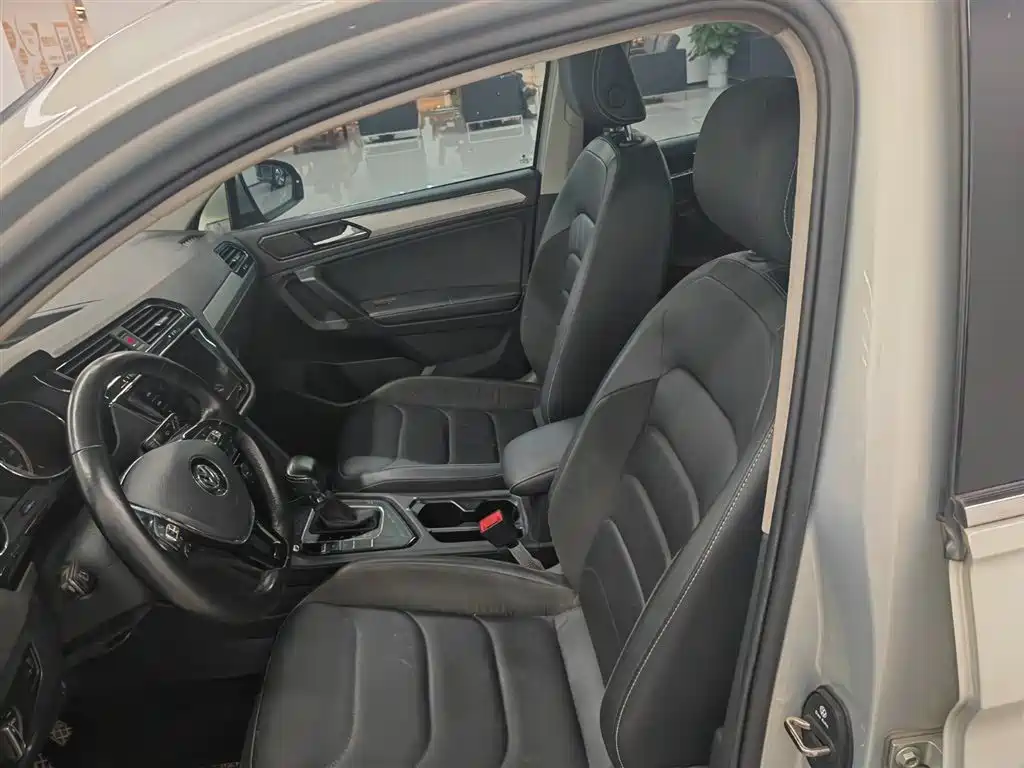Volkswagen Tiguan L — миниатюра 9