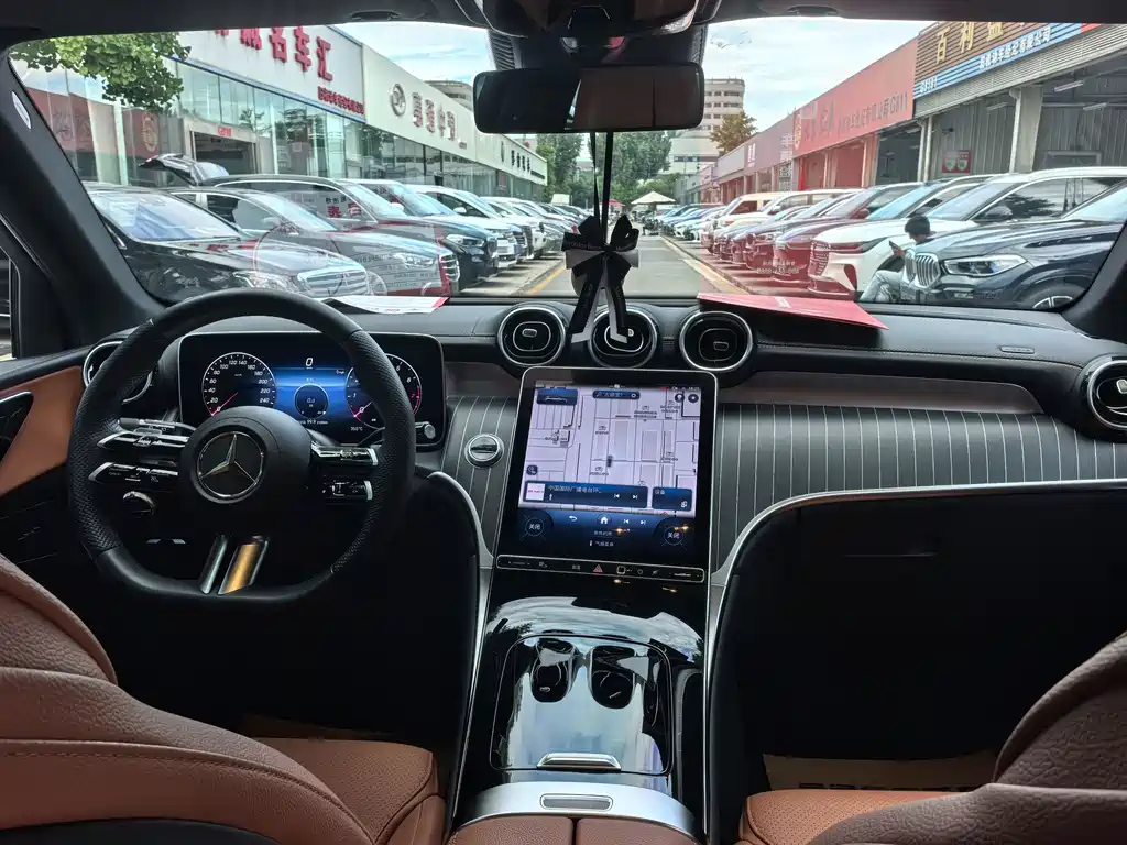 Mercedes-Benz GLC 2023 GLC 300 L 4MATIC 5 мест