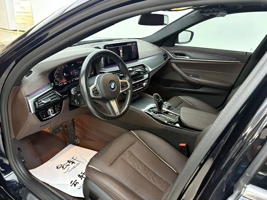 BMW 5 Series — миниатюра 12
