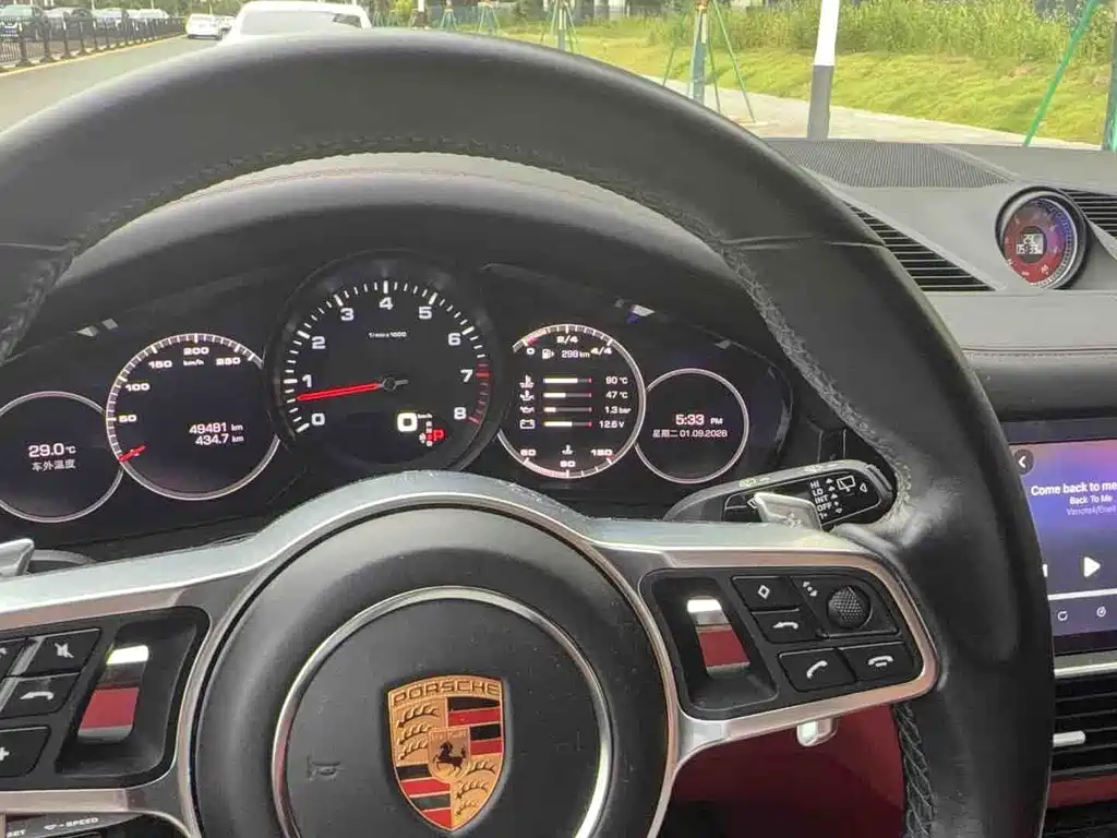 Porsche Cayenne — миниатюра 6