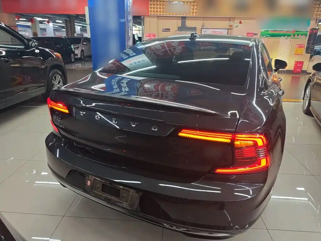 Volvo S90 — миниатюра 6