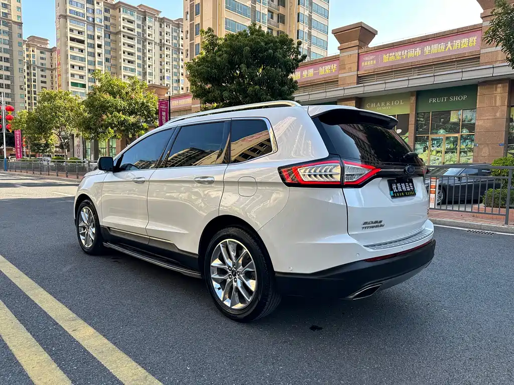 Ford Edge — миниатюра 6