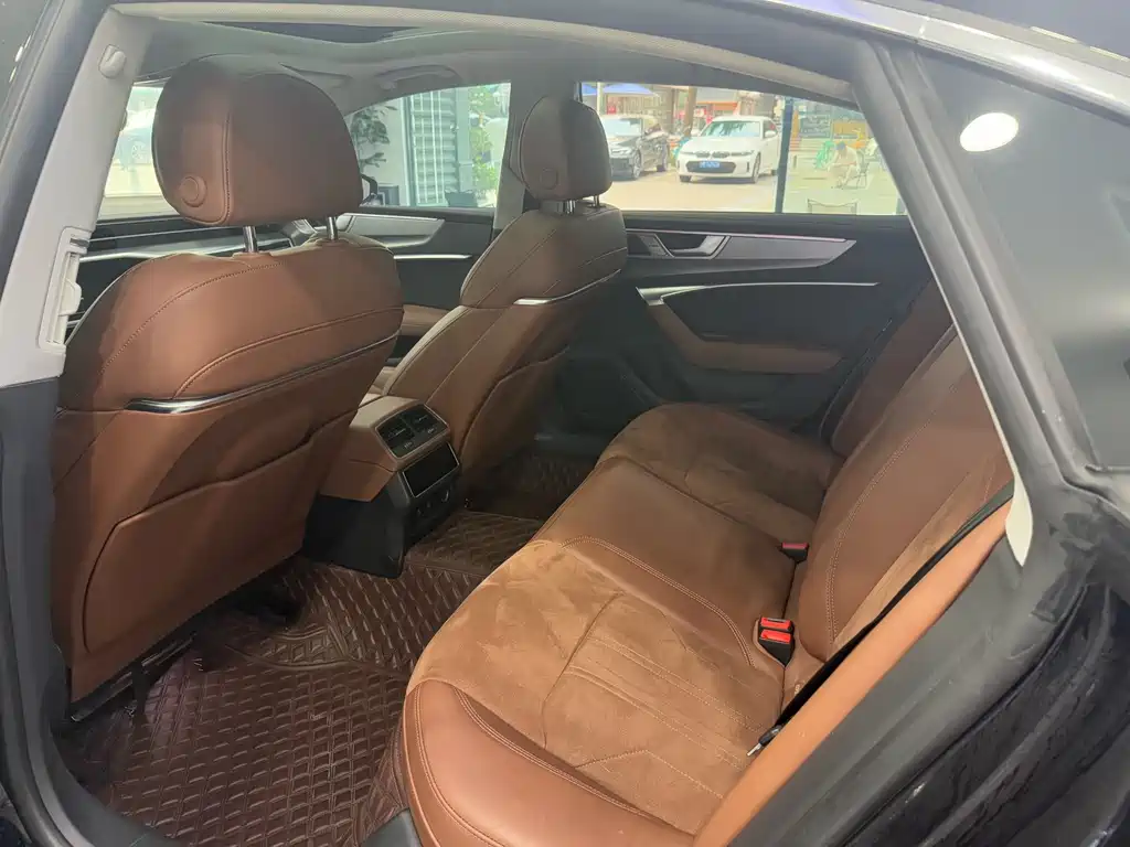 Audi A7L 2024 45 TFSI Luxury