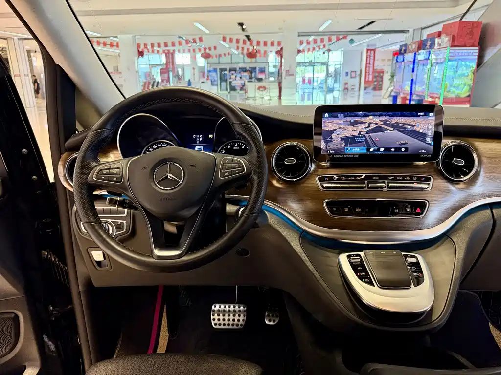 Mercedes-Benz V-Class — миниатюра 14