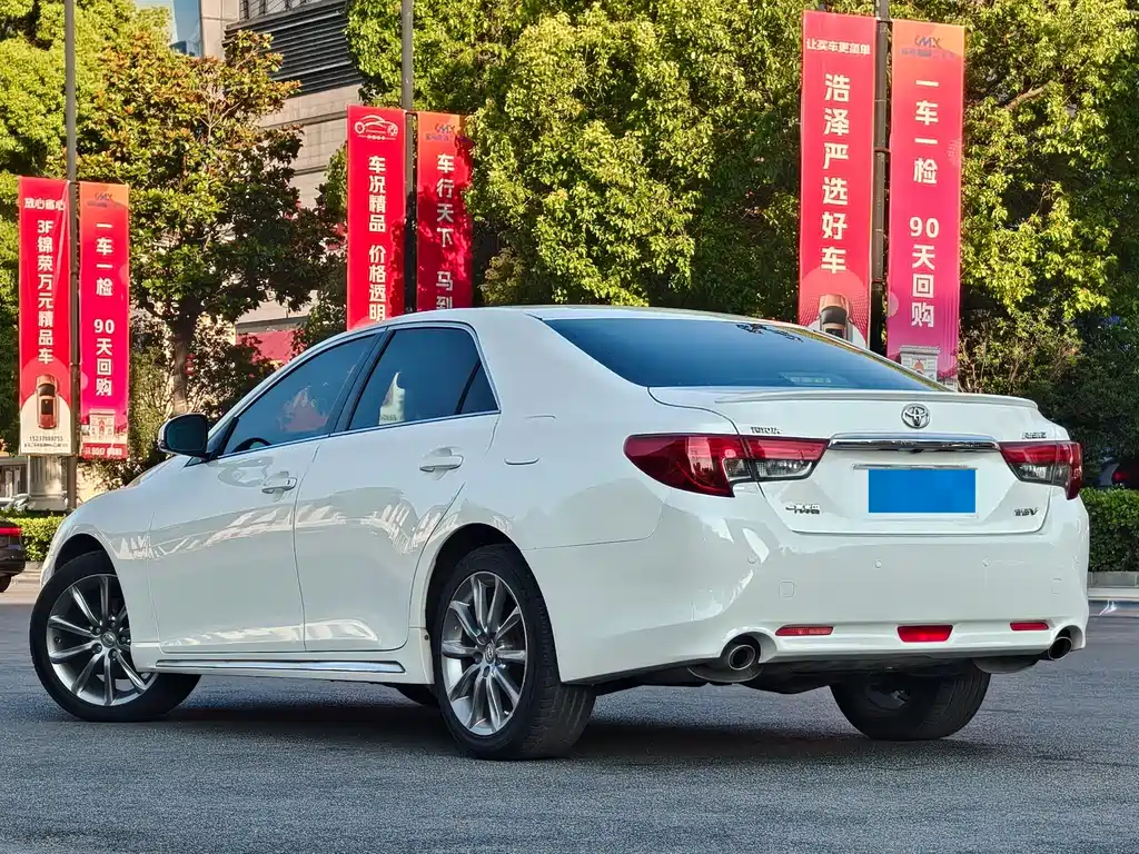Toyota Reiz — миниатюра 4