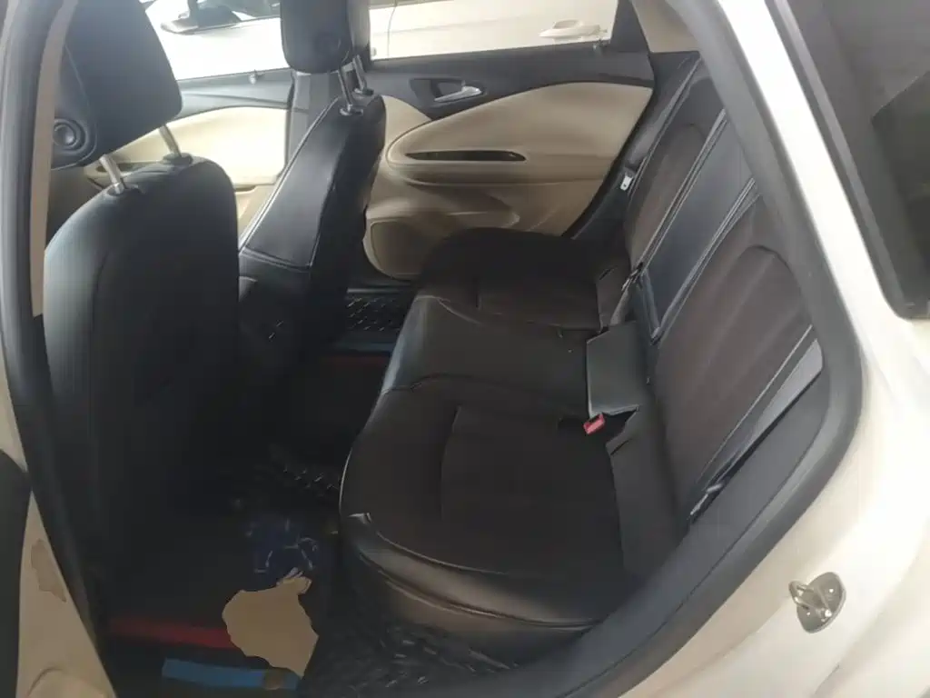 Buick Verano — миниатюра 17
