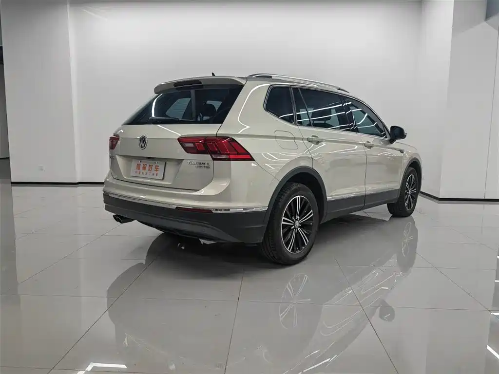 Volkswagen Tiguan L — миниатюра 5