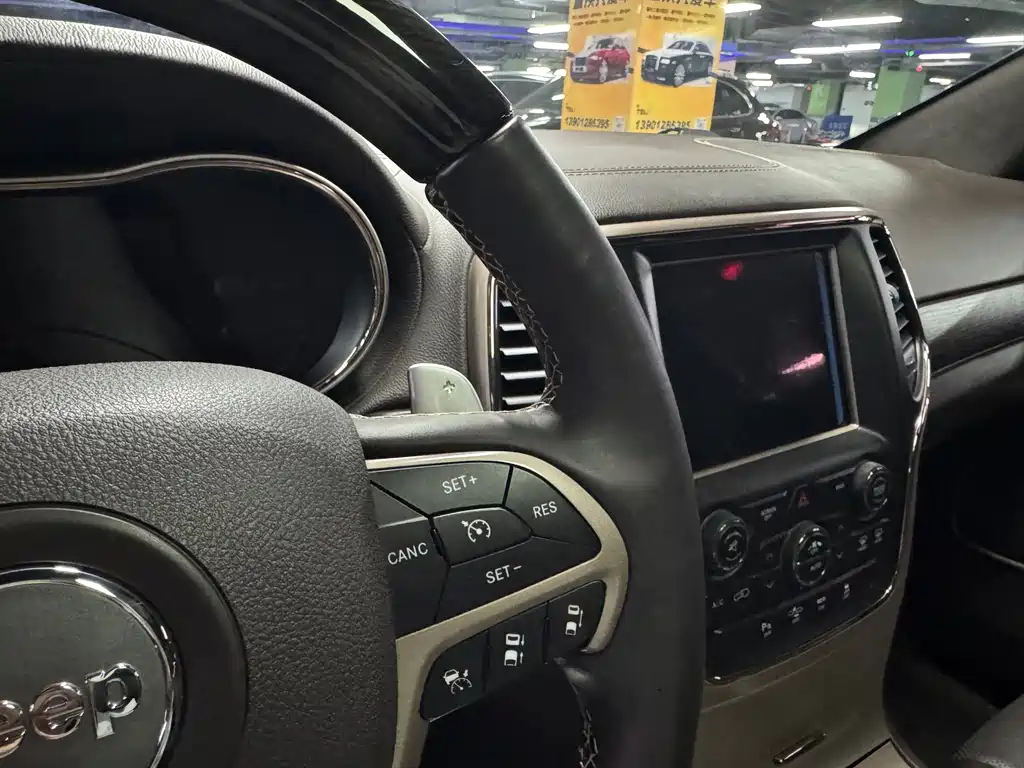 Jeep Grand Cherokee (Import) — миниатюра 23