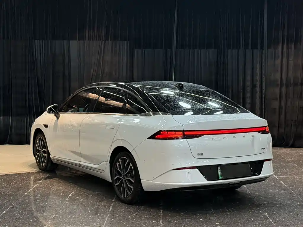 XPeng P5 — миниатюра 13