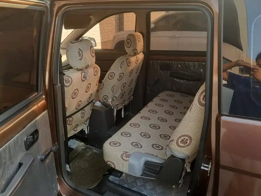 Wuling Hongguang — миниатюра 11