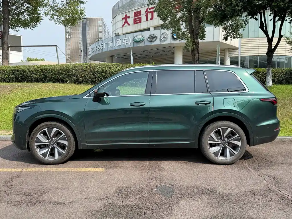 Li Auto ONE 2021 6 мест