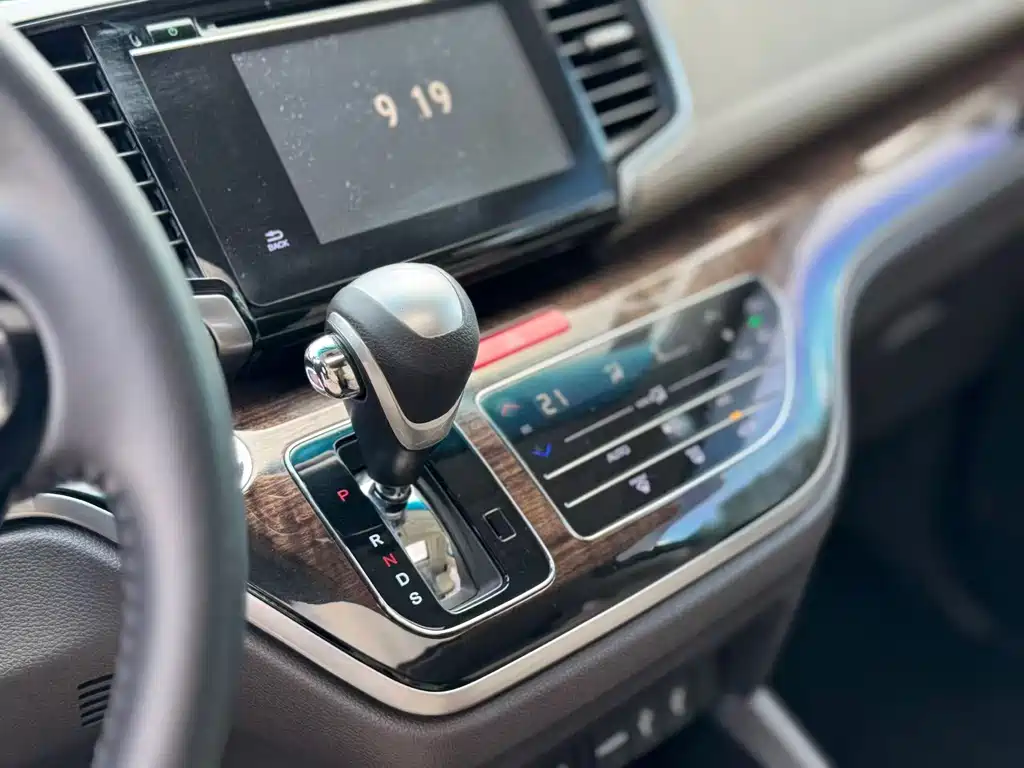Honda Odyssey 2.4L Luxury Edition, фото 9