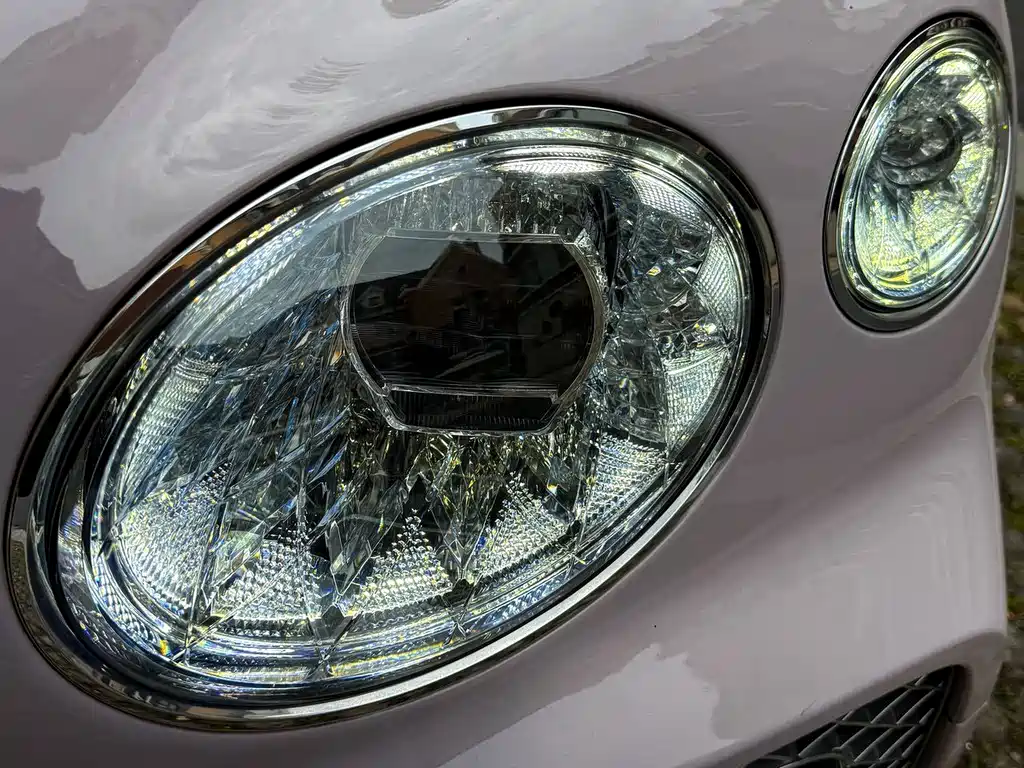 Bentley Bentayga PHEV — миниатюра 5