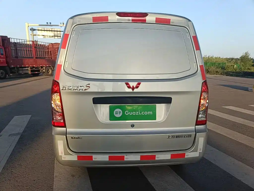 Wuling Rongguang S — миниатюра 6