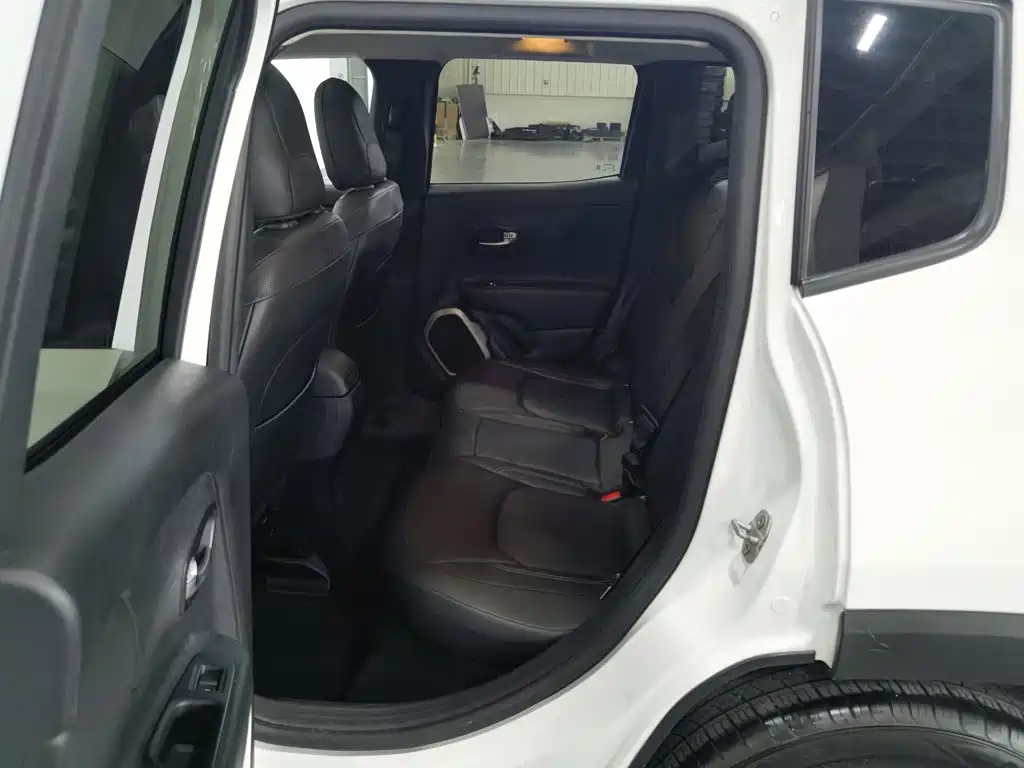 Jeep Renegade — миниатюра 15