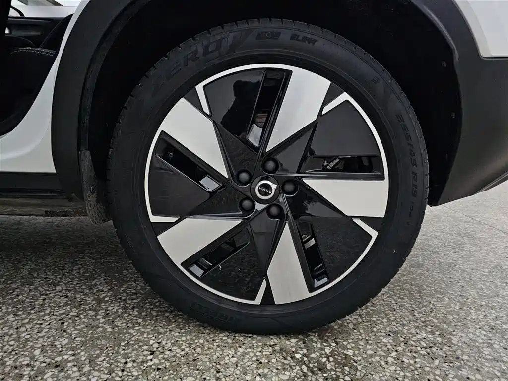 VOLVO XC40 NEW ENERGY