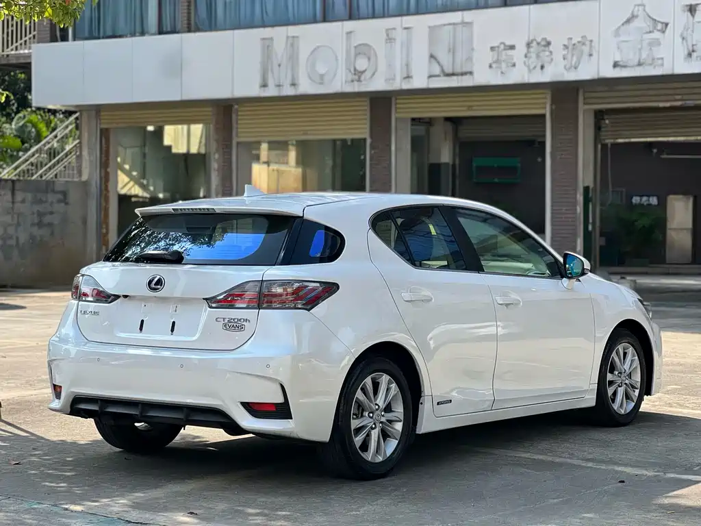 Lexus CT 2014 CT200h Comfort