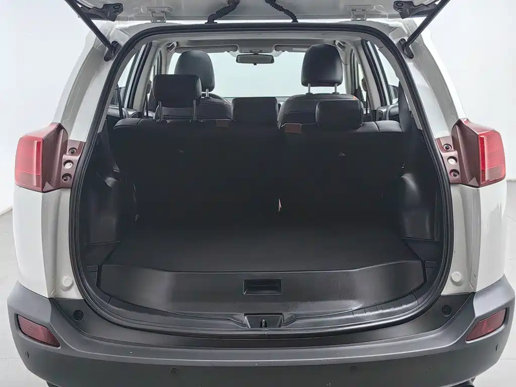 Toyota RAV4 — миниатюра 16