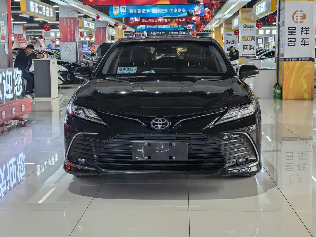 Toyota Camry — миниатюра 2