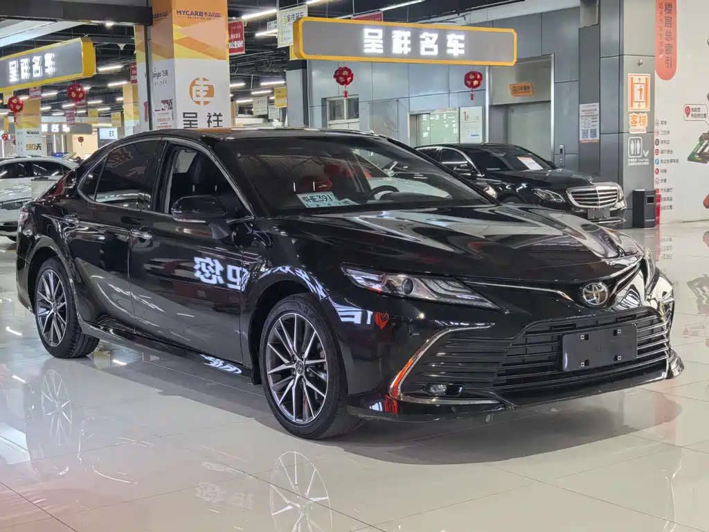 Toyota Camry — миниатюра 3