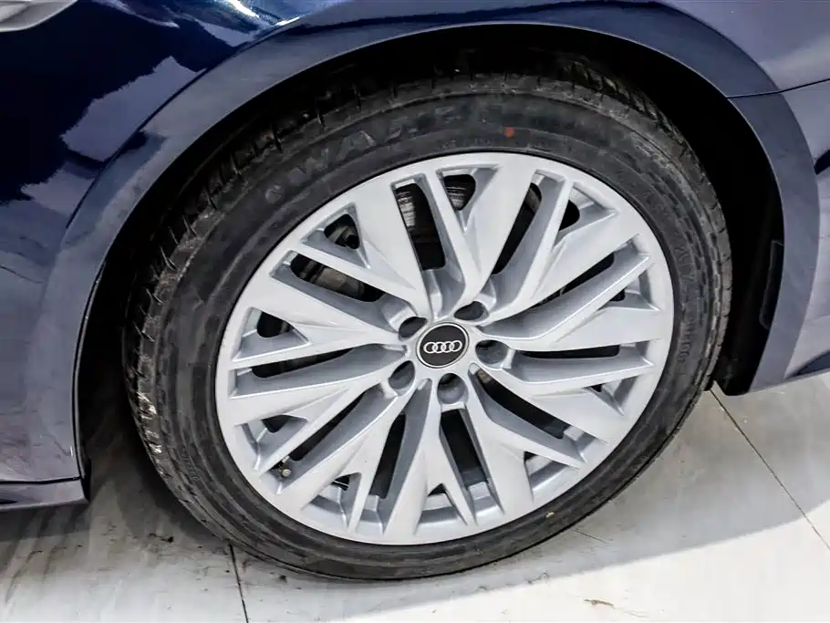 Audi A7L 2024 45TFSI S-line