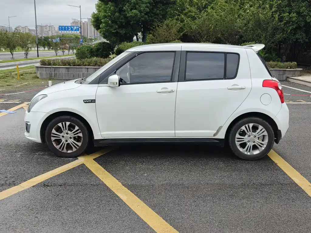 Suzuki Swift — миниатюра 7