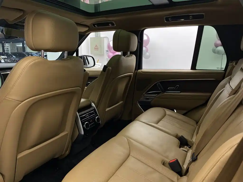 Land Rover Range Rover 2023 3.0 L6 360PS