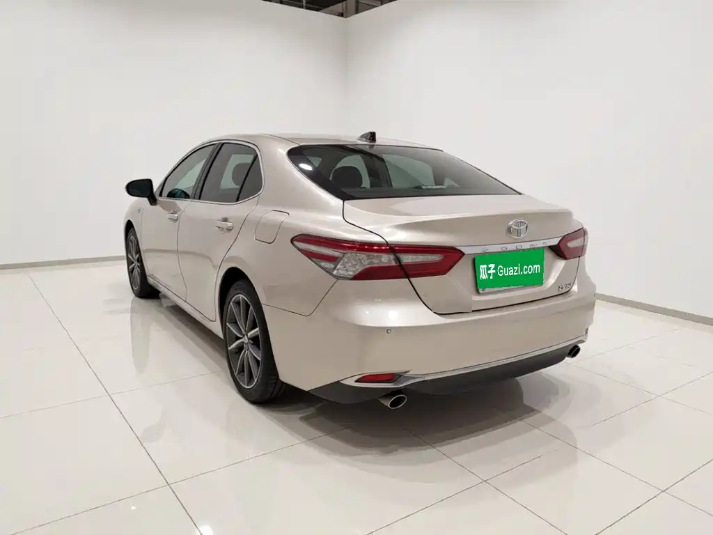 Toyota Camry — миниатюра 4