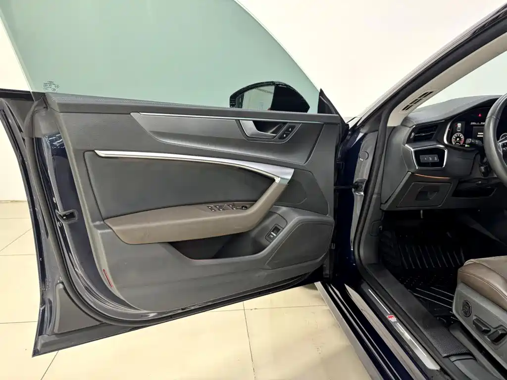 Audi A7L 2022 45 TFSI S-line