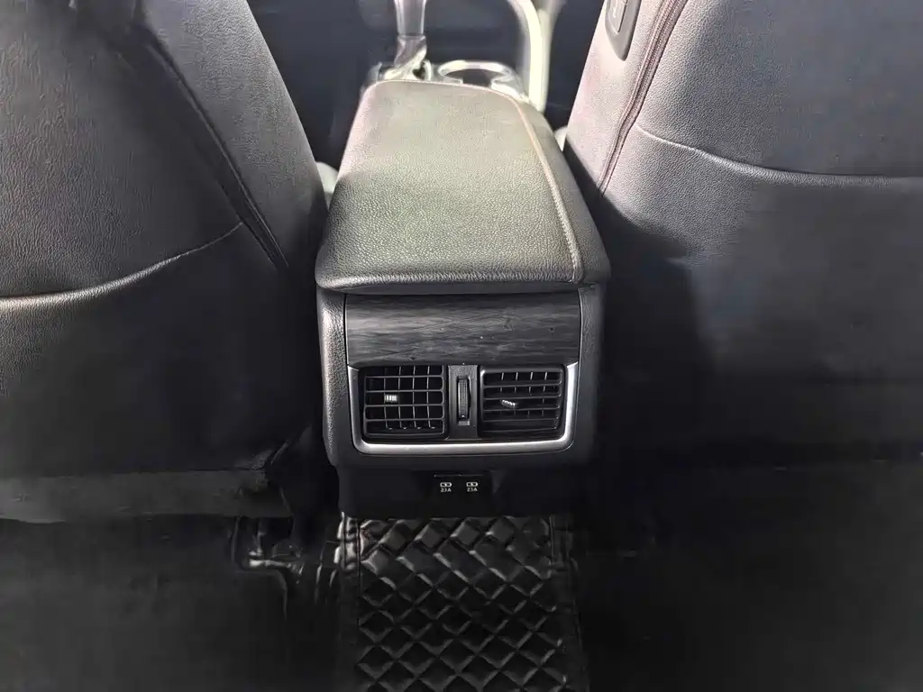 Toyota Camry — миниатюра 9