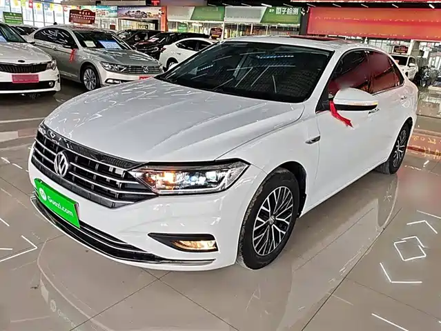 VOLKSWAGEN SAGITAR 2020